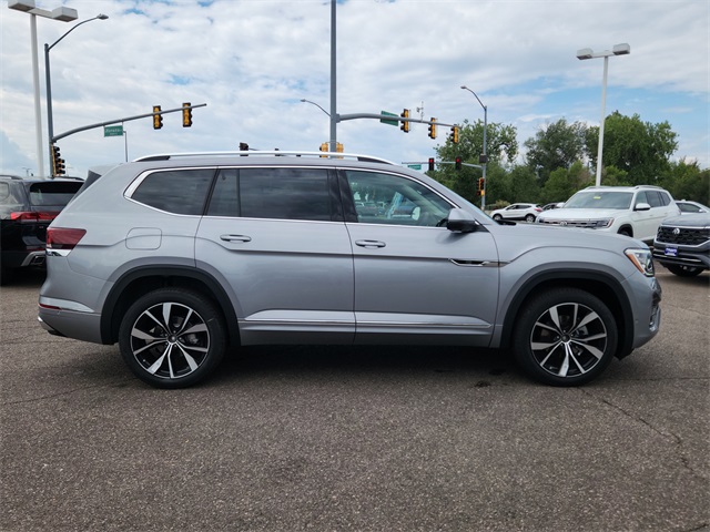 2025 Volkswagen Atlas SEL Premium R-Line photo 2