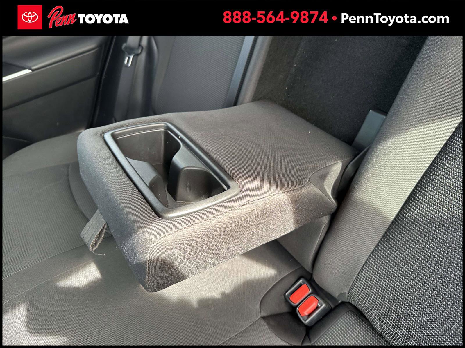2022 Toyota RAV4 LE photo 15