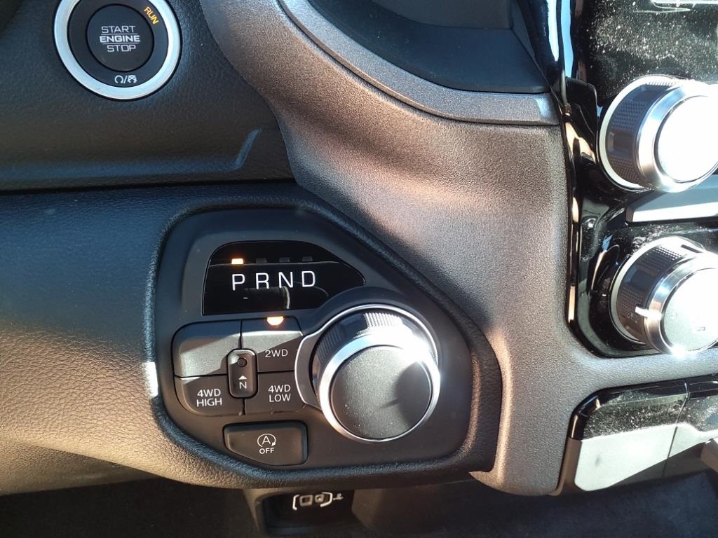 2025 Ram 1500 Tradesman photo 13