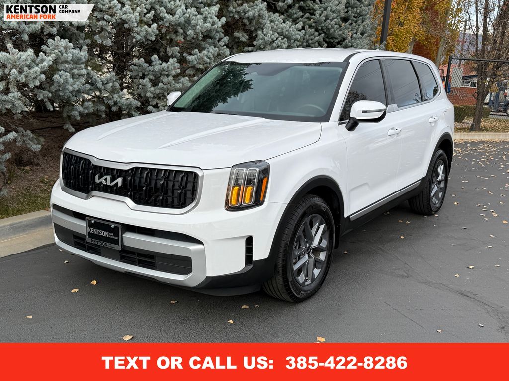 2024 Kia Telluride LX photo 2