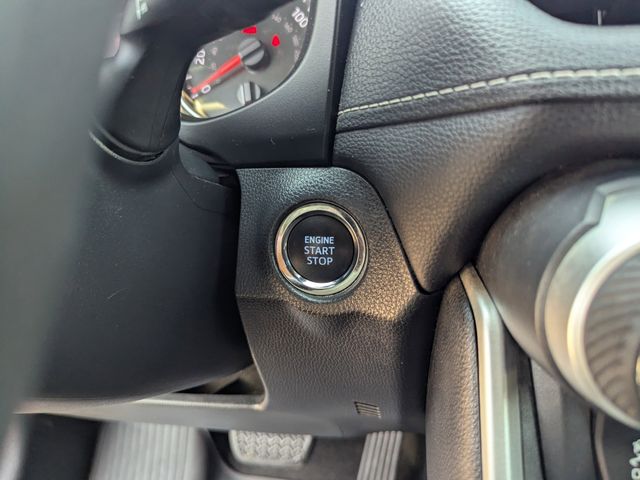 2021 Toyota RAV4 XLE photo 25