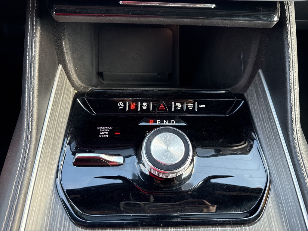 2023 Jeep Wagoneer L Series II photo 14