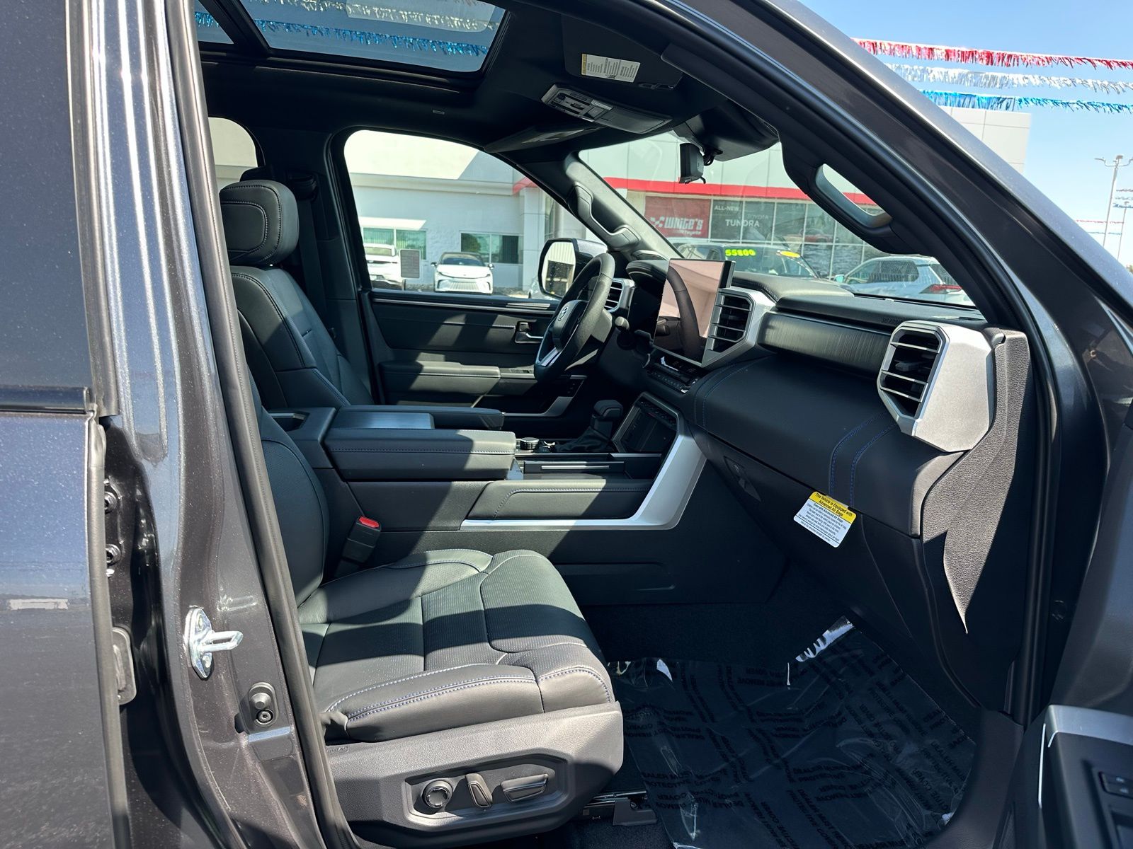2025 Toyota Tundra Platinum CrewMax photo 23