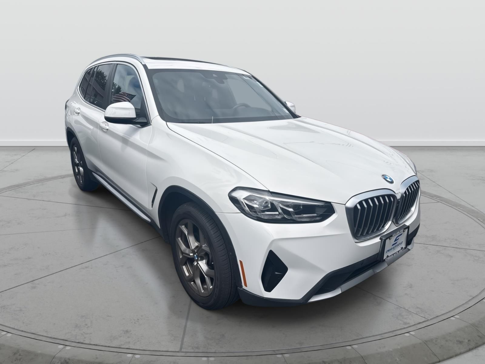 2022 BMW X3 30i's photo