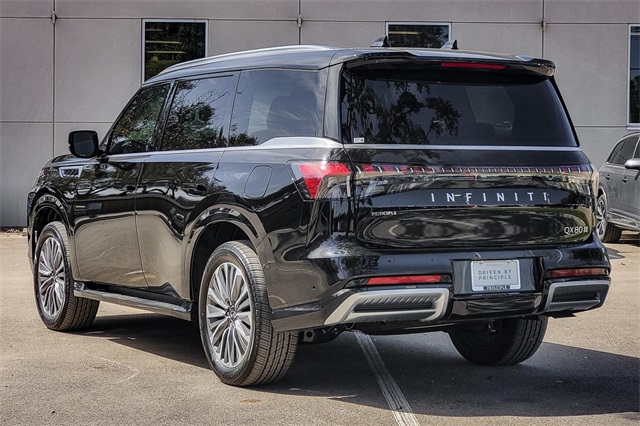 2025 Infiniti QX80 Luxe photo 4