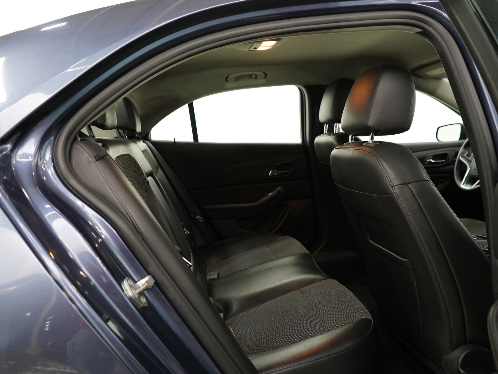 2015 Chevrolet Malibu 2LT photo 11