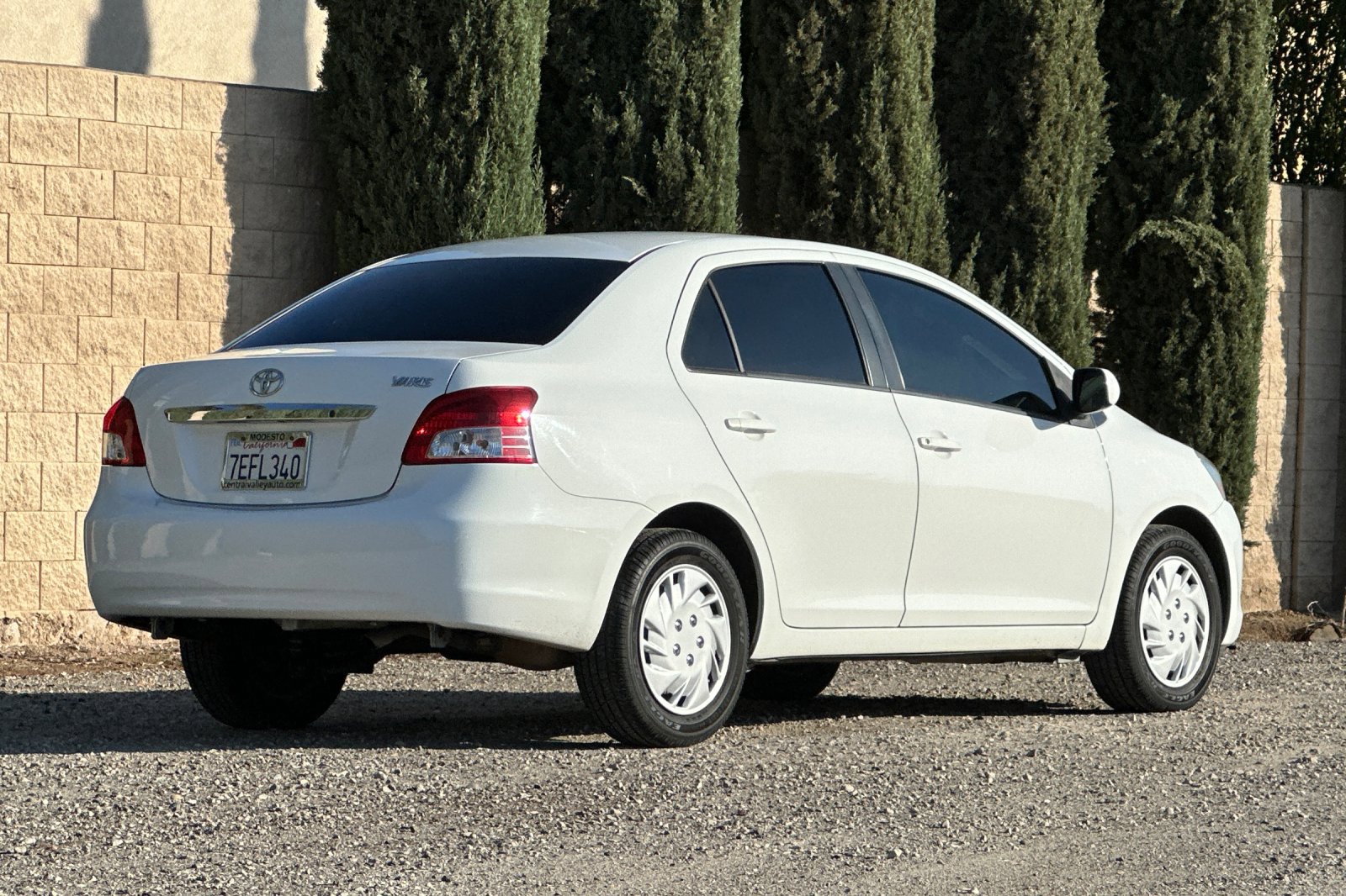 2012 Toyota Yaris Base photo 4