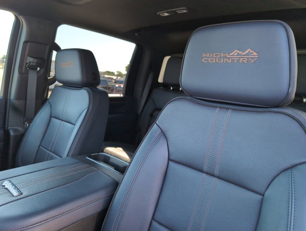 2024 Chevrolet Silverado High Country photo 16