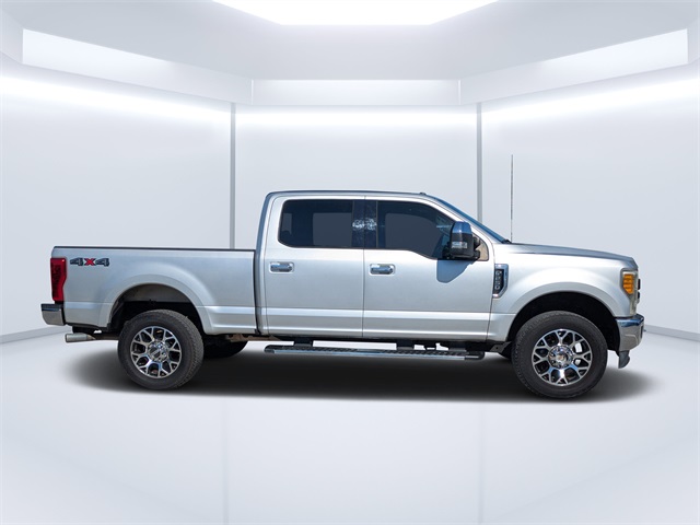 2017 Ford F-250 Lariat photo 2