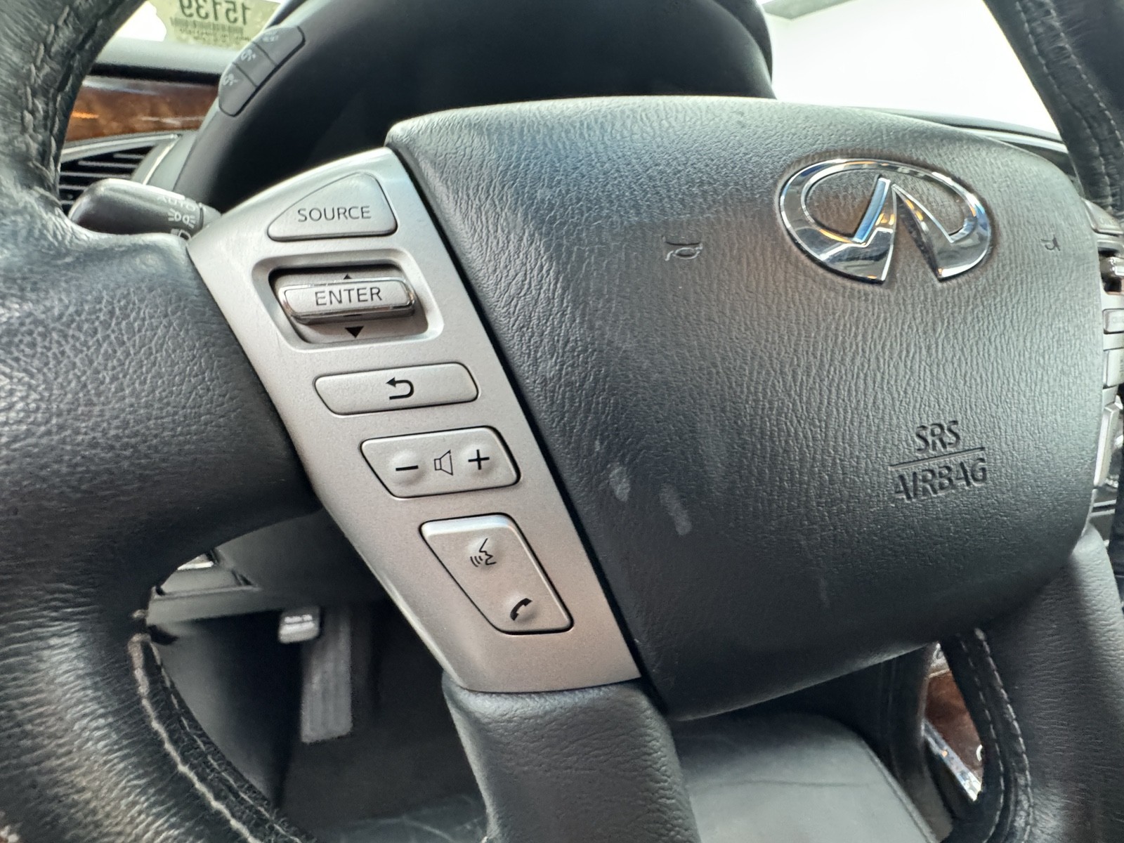 2017 Infiniti QX80 Limited photo 18
