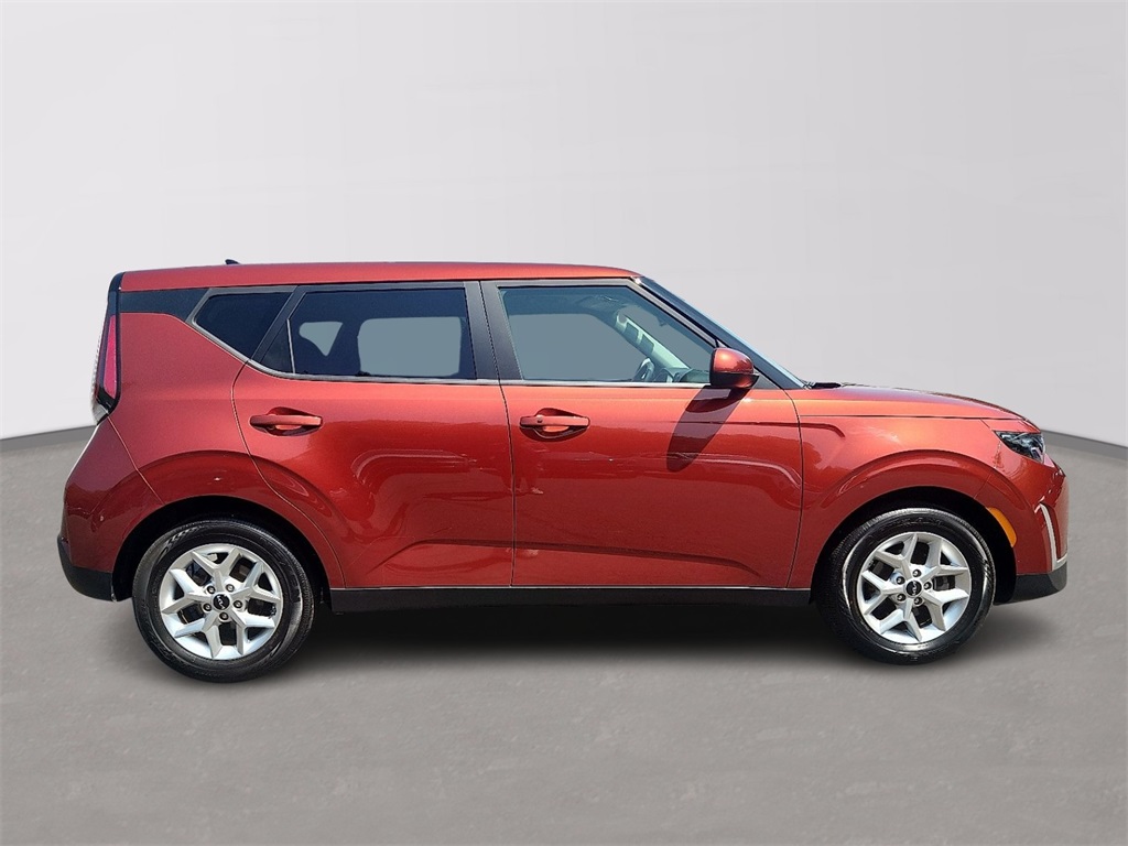 2024 Kia Soul S photo 7