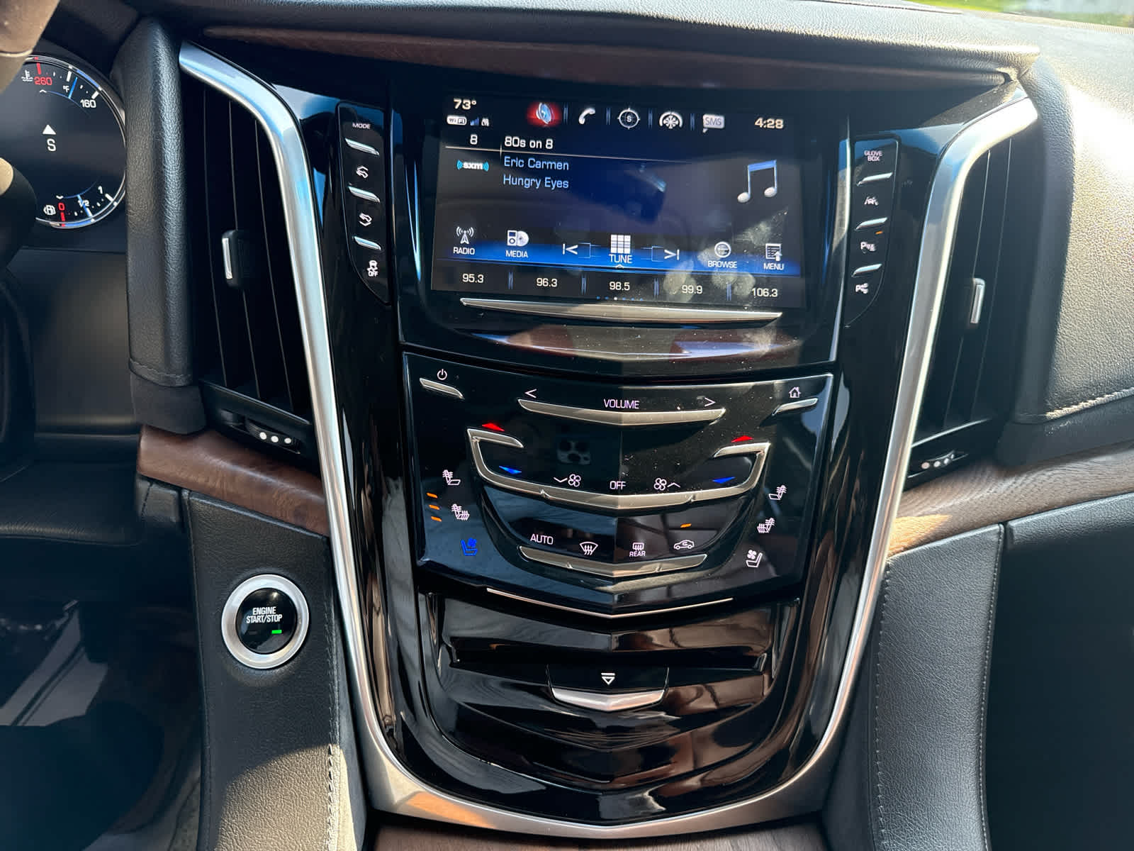 2019 Cadillac Escalade Premium Luxury photo 25