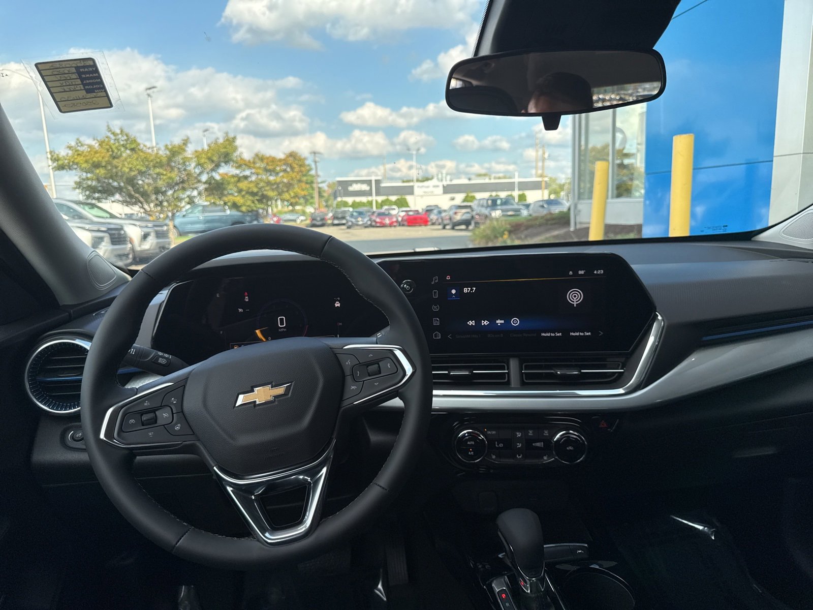 2025 Chevrolet Trax LT photo 2
