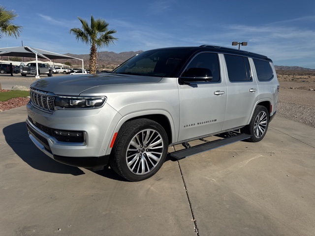 2023 Jeep Grand Wagoneer Series III's photo