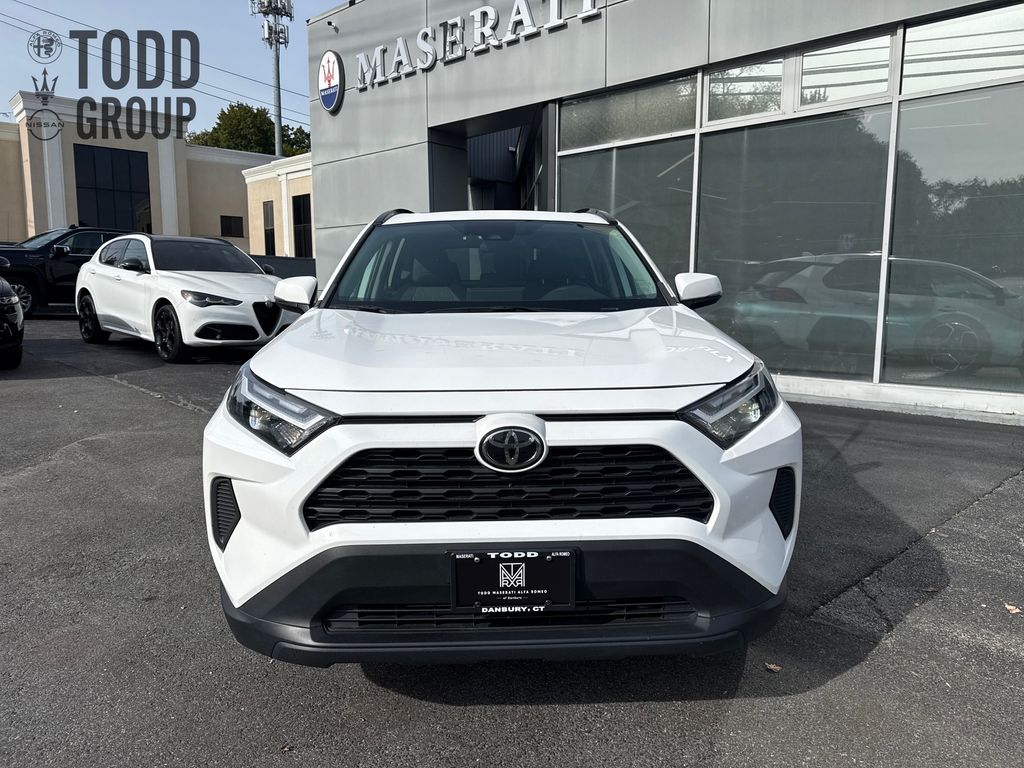 2023 Toyota RAV4 XLE photo 8