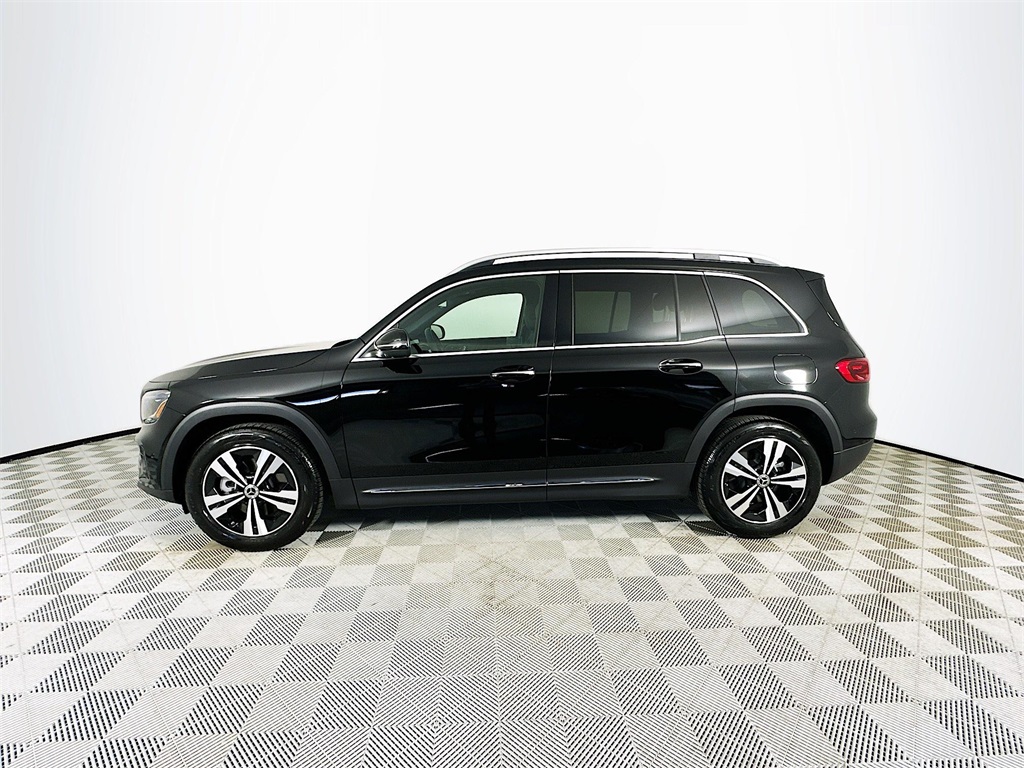 2025 Mercedes Benz GLB 250 photo 4