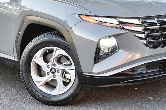 Used 2024 Gray Hyundai SEL image 3