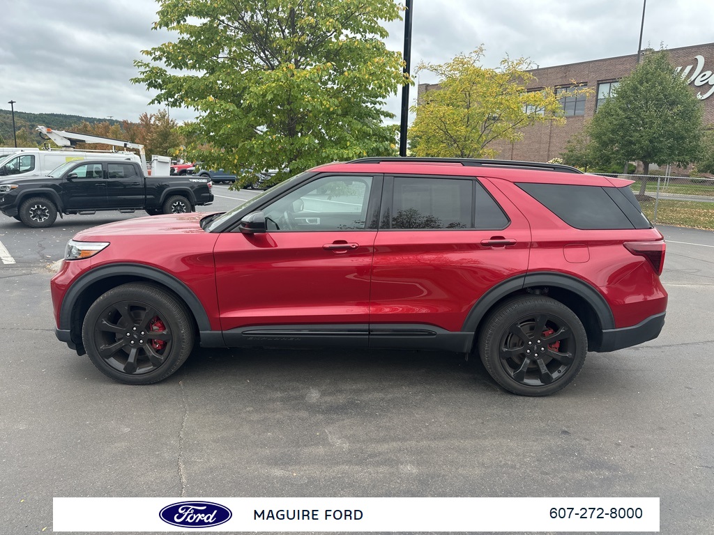 2022 Ford Explorer ST photo 7