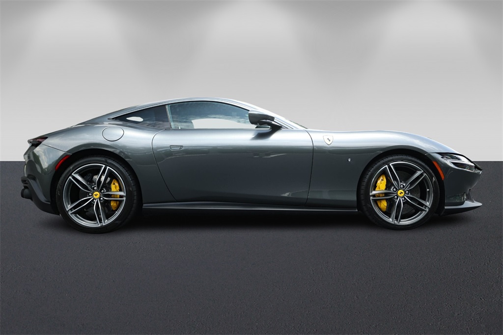 2024 Ferrari Roma Base photo 2