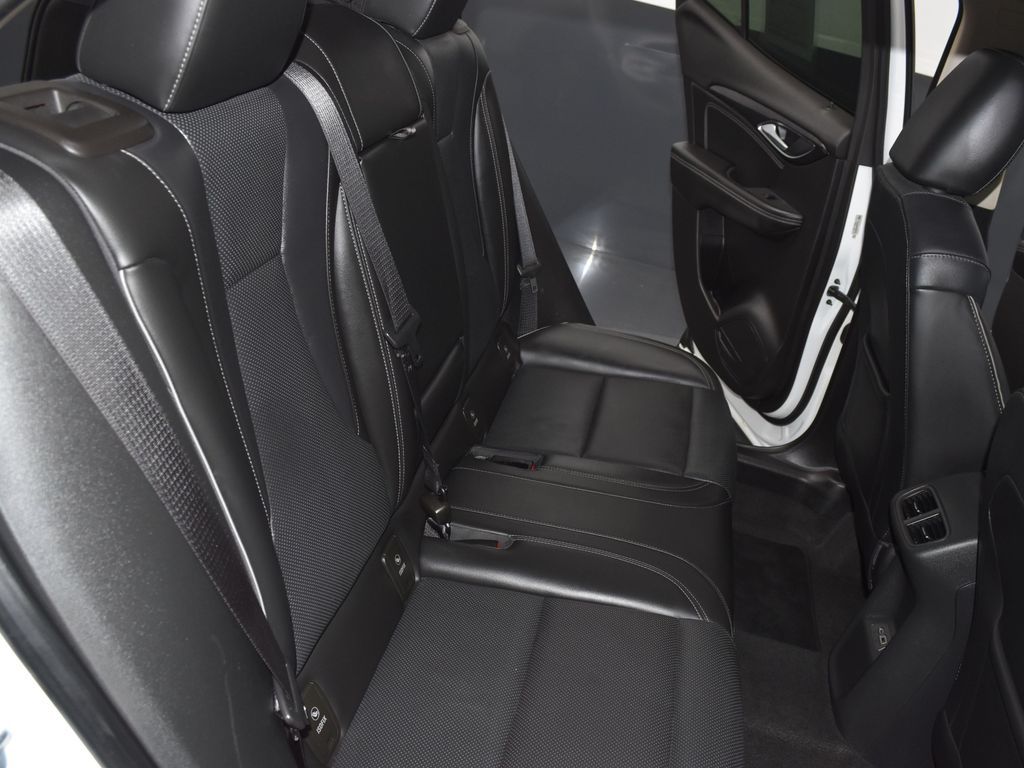 2023 Buick Envision Essence photo 23