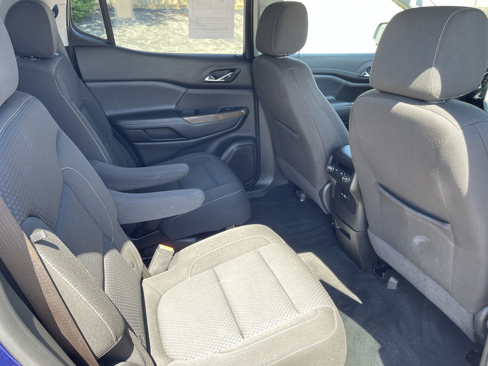 2023 Gmc Acadia SLE photo 4