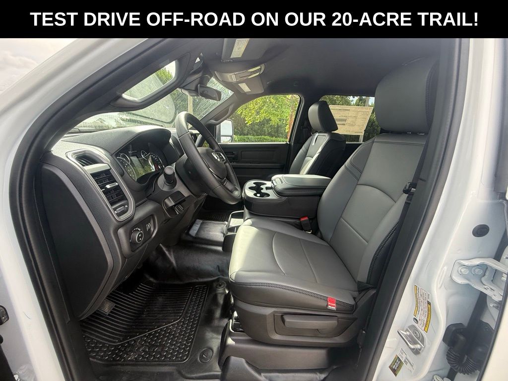 2026 Ram 2500 Tradesman photo 8