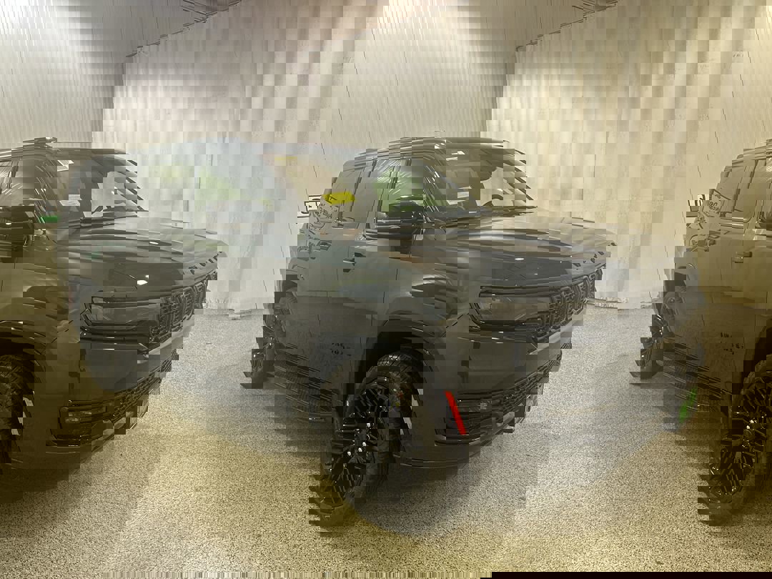 2025 Jeep Wagoneer Series II's photo