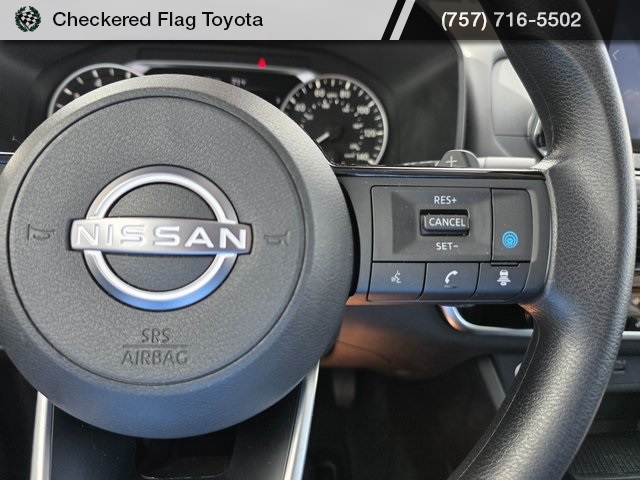 2022 Nissan Rogue SV photo 13