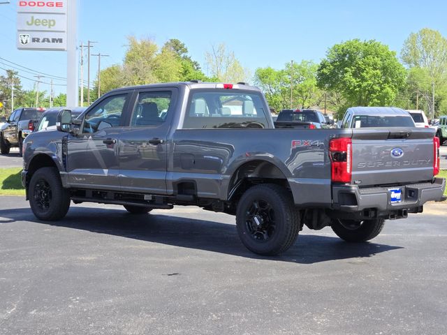 2025 Ford F-350 XL photo 4