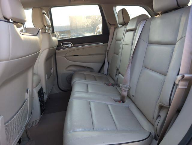 2014 Jeep Grand Cherokee Overland photo 24