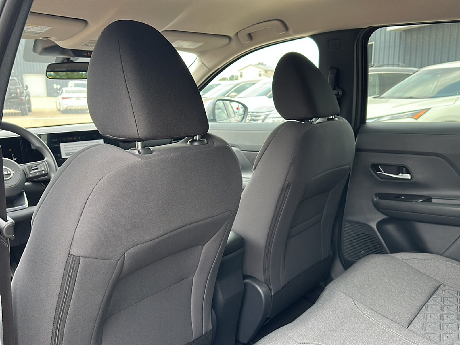 2025 Nissan Kicks SV photo 3