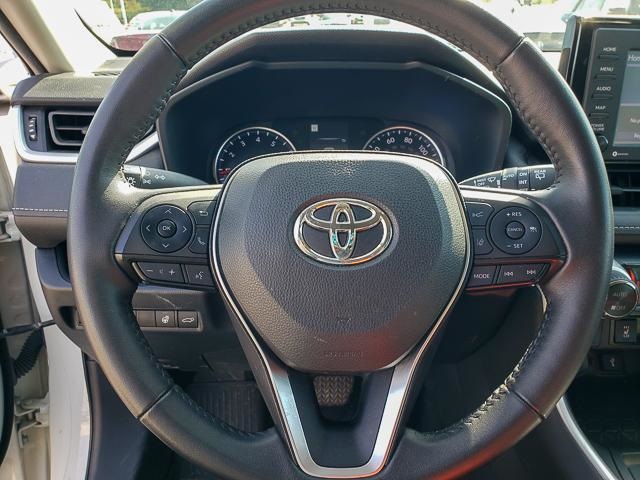 2022 Toyota RAV4 XLE photo 14