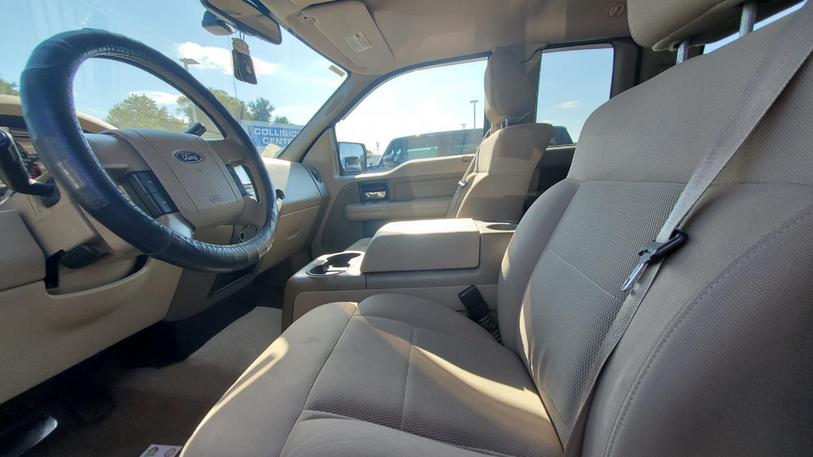 2006 Ford F-150 XLT photo 2