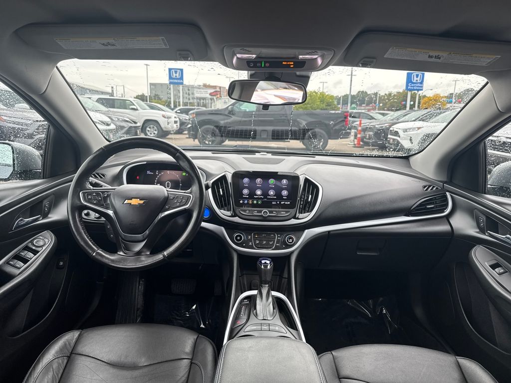 2019 Chevrolet Volt LT photo 2