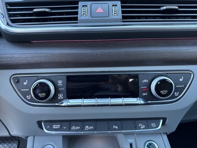 2025 Audi Q5 45 S line Premium Plus photo 8