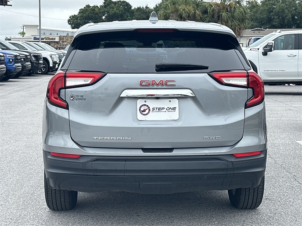 2024 Gmc Terrain SLE photo 3