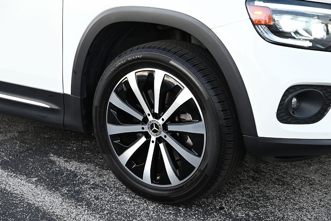 2022 Mercedes Benz GLB 250 photo 3