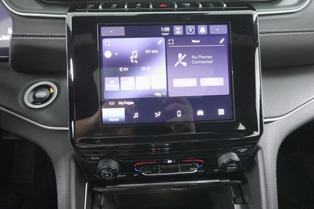 2025 Jeep Grand Cherokee Laredo X photo 15