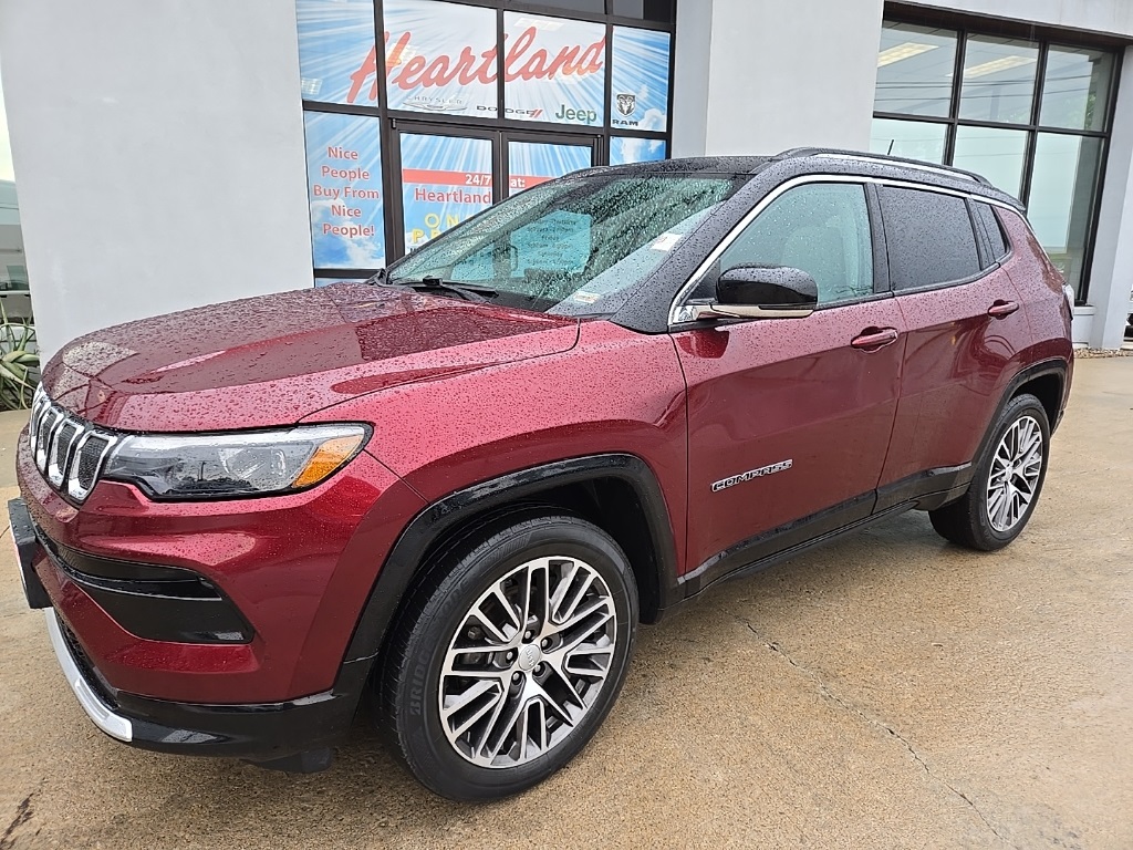 Used 2022 Jeep Compass Limited with VIN 3C4NJDCBXNT166821 for sale in Kansas City