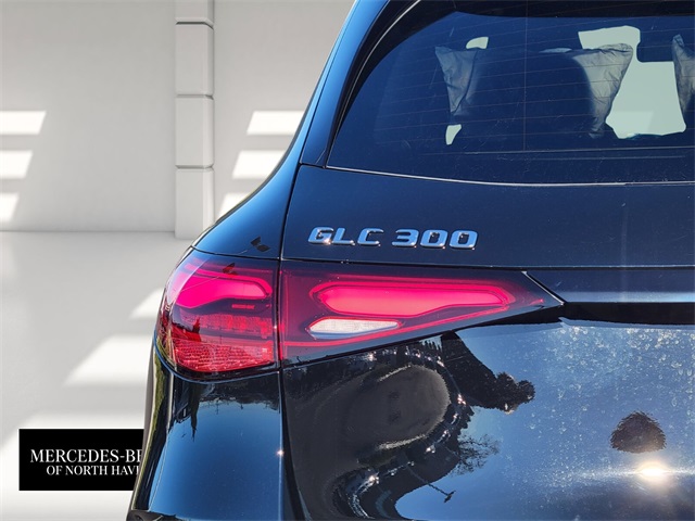 2025 Mercedes Benz GLC 300 4MATIC photo 4