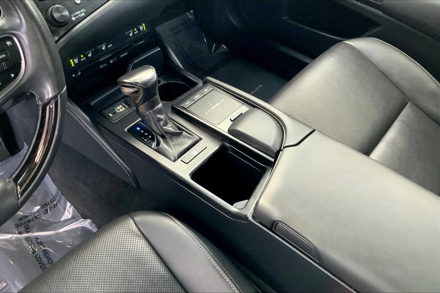 2019 Lexus ES 350 photo 14