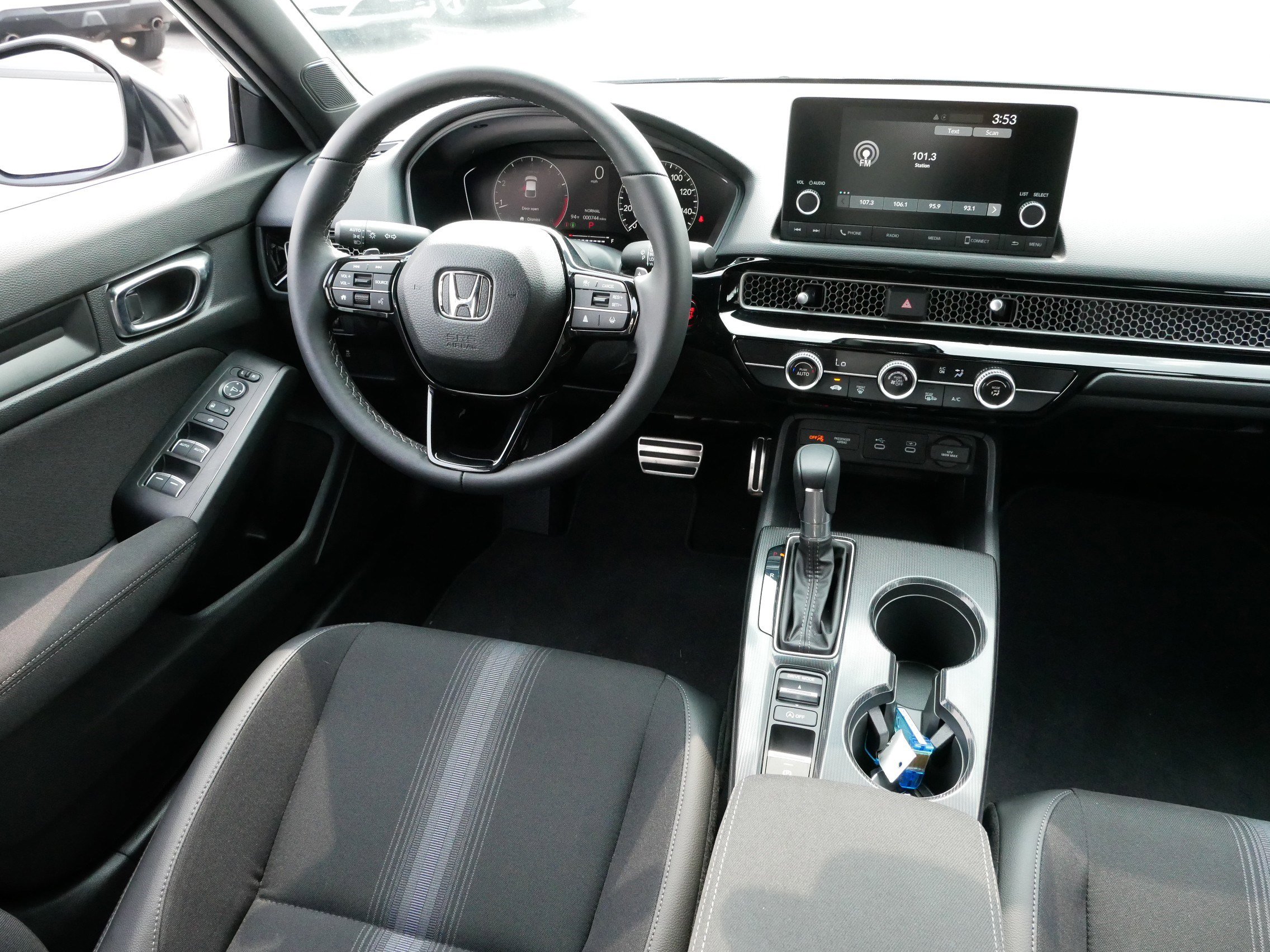 2025 Honda Civic Hatchback Sport photo 10