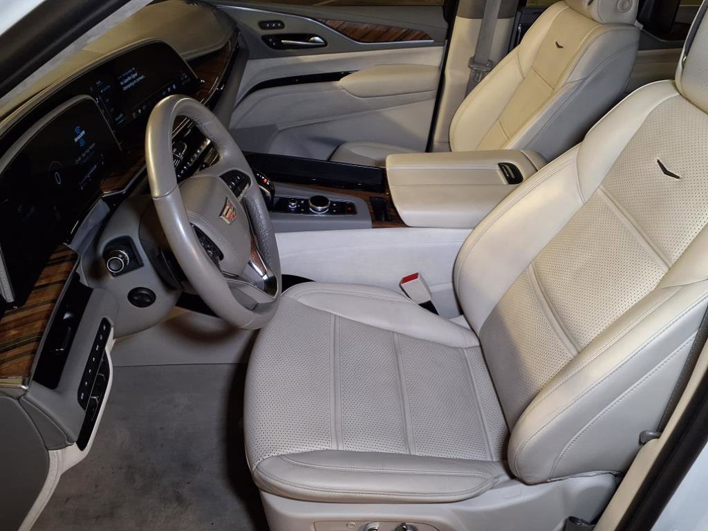 2023 Cadillac Escalade ESV Sport Platinum photo 16