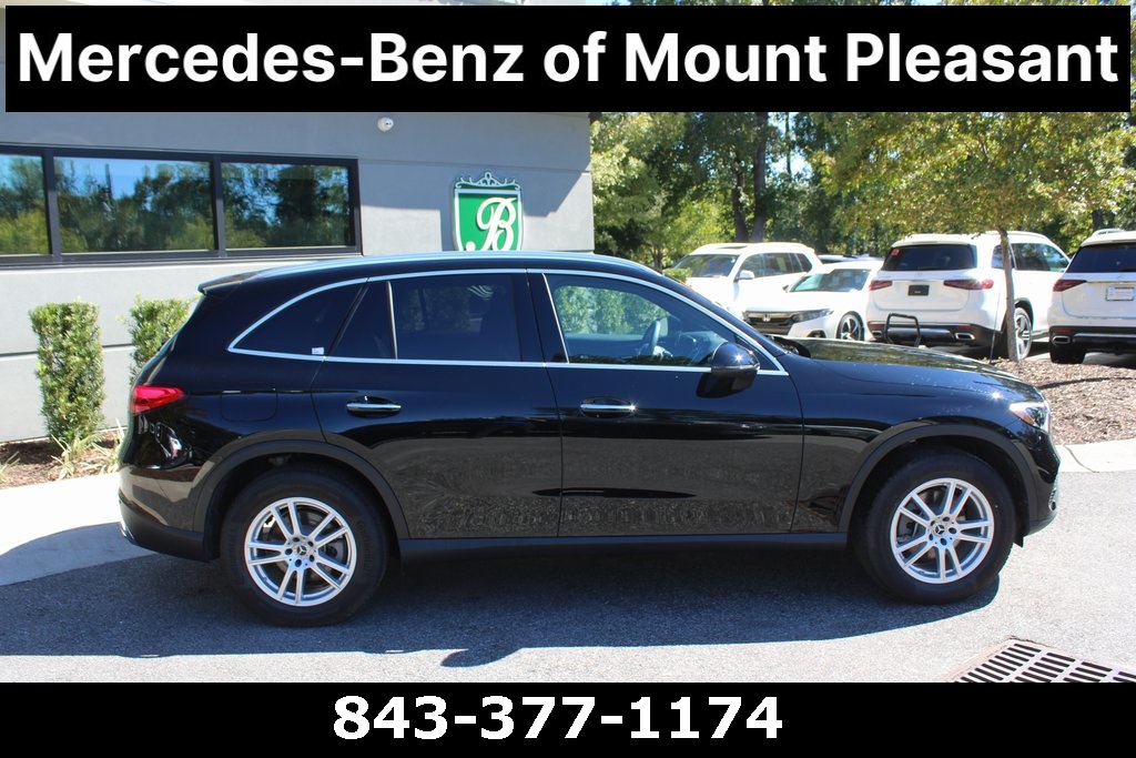 2025 Mercedes Benz GLC 300 photo 2