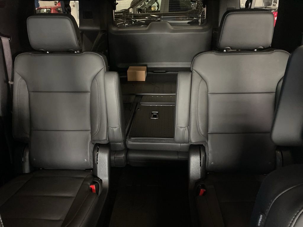 2026 Chevrolet Suburban Z71 photo 6