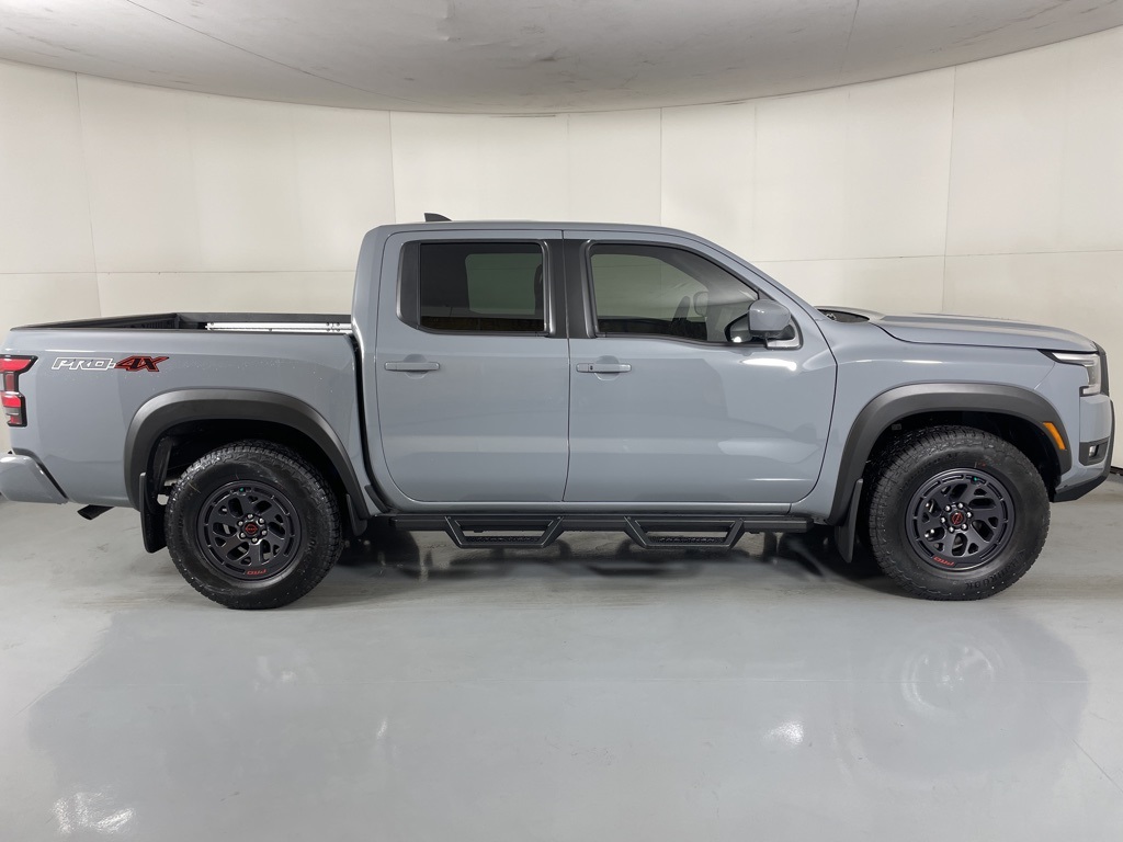 2025 Nissan Frontier PRO-4X photo 8
