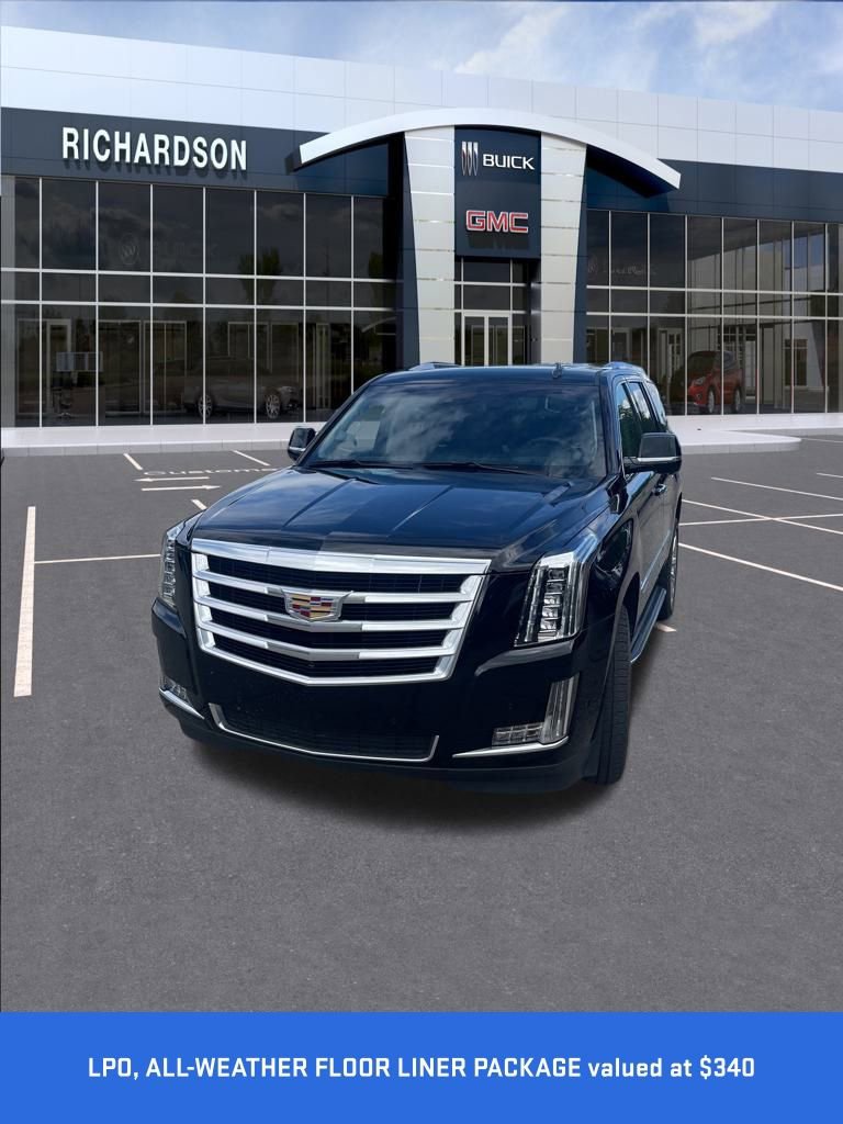 2020 Cadillac Escalade Luxury photo 3