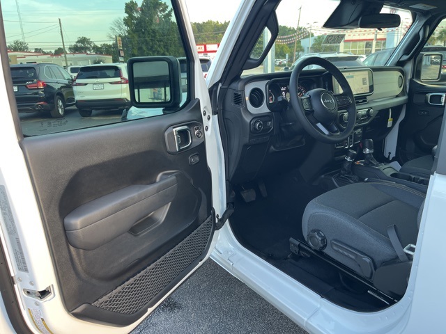 2025 Jeep Wrangler Sport S photo 4