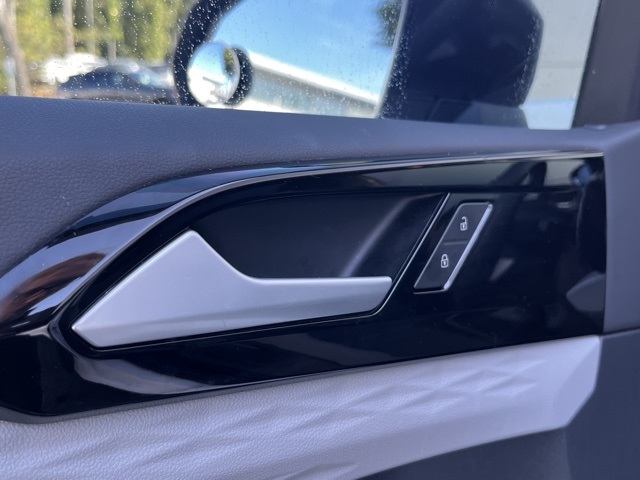 2022 Volkswagen Taos S photo 22