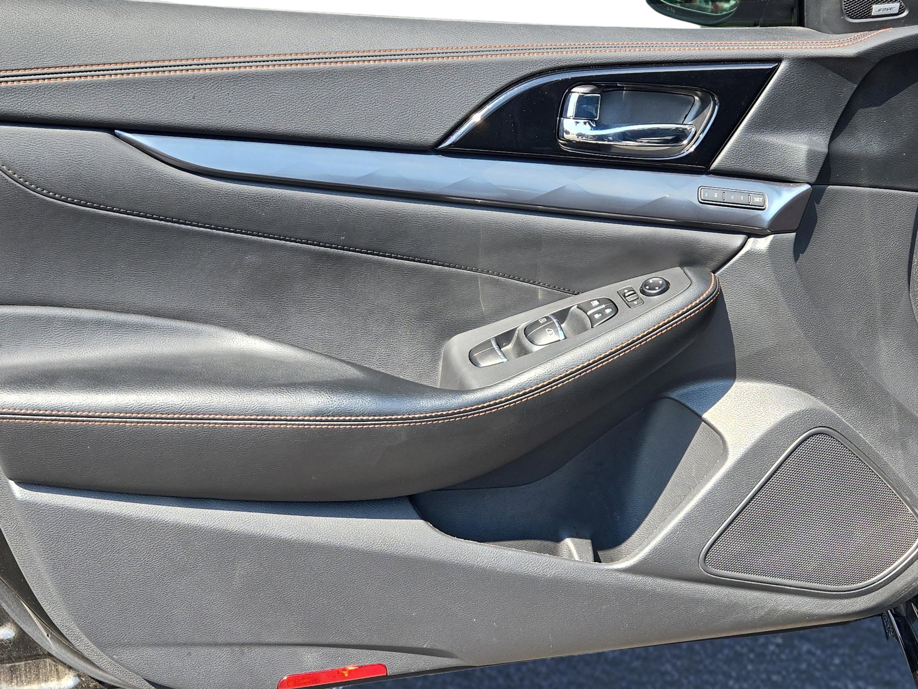 2022 Nissan Maxima SR photo 11
